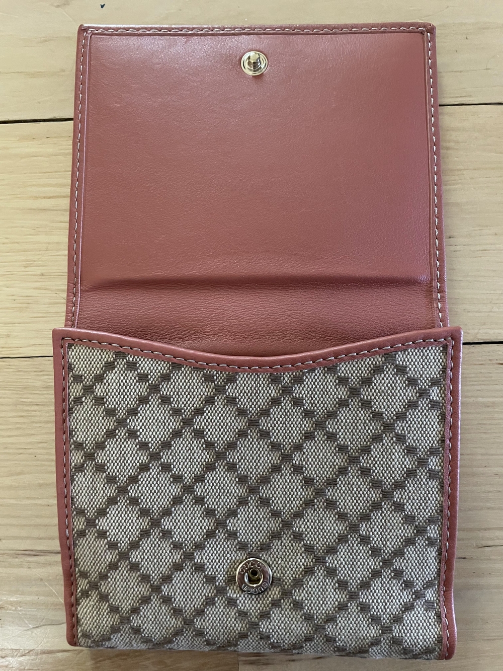 Gucci Beige Monogram Canvas Bifold Wallet with Pink Trim - Picture 6 of 10